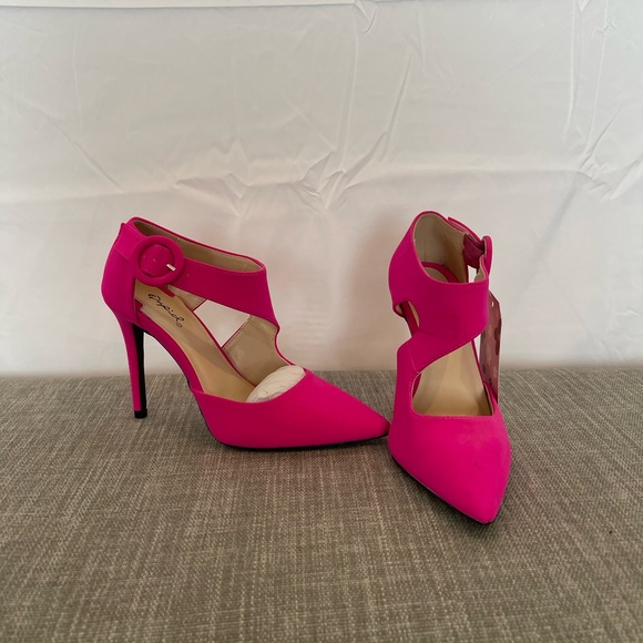 Qupid Hot Pink Heels - Picture 3 of 5